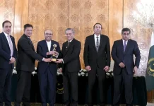 AKUH Wins ‘Best Hospital of the Year’ Award, Presented by President Zardari AKUH