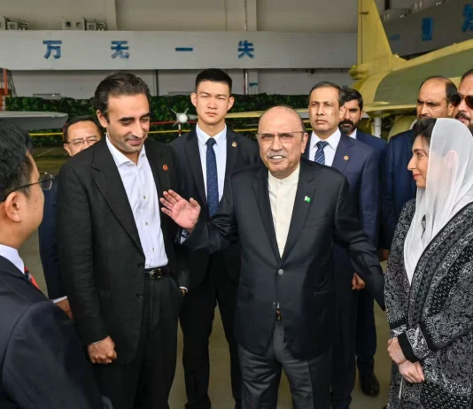 Chinese aviation giant rolls out red carpet for President Zardari President Zardari